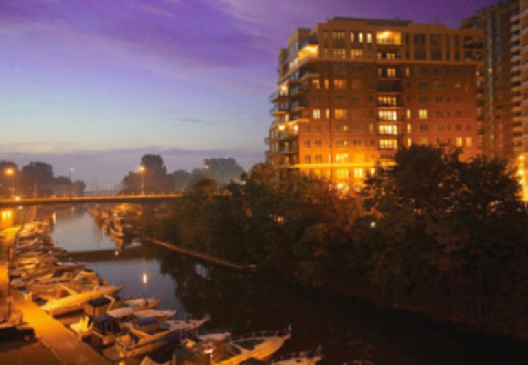 2010_09_29_01_02_35_oneeleven_ex